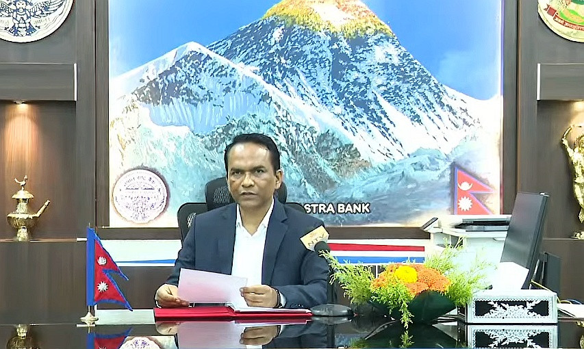 'बस्ने वा छोड्ने विषय मैले आउने दिनको परिस्थितिलाई छोडी दिएको छु' गभर्नर पौडेल